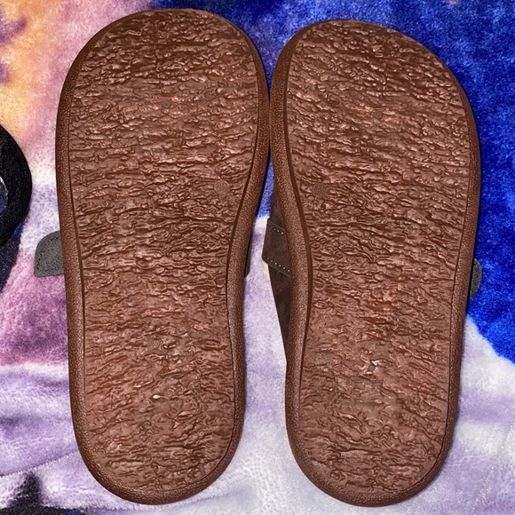 BROWN SLIPPERS - SRSOO - Picture 3 of 4